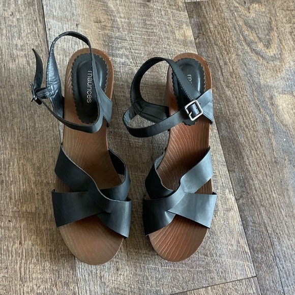 Maurices Faux Wood Heeled‎ Sandals Studded Block Heel Black Leather - Picture 2 of 10